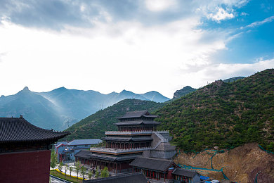 用羽毛划尿孔：极致操控，在毫厘之间挑战赛车艺术的精准巅峰-3