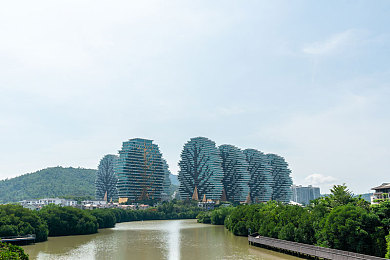 色多多色:当赛车不再只是竞速,色彩切换引爆解谜新狂潮-3