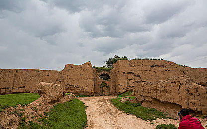 成人暗网：霓虹都市夜幕降临，地下赛车牵出资本阴谋，你的方向盘如何抉择-2