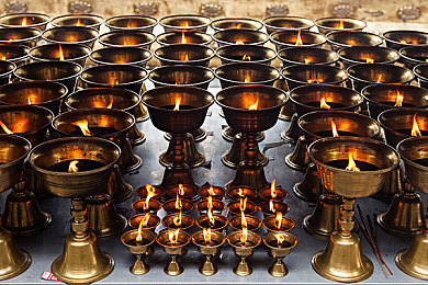 AV传媒：速度与叙事交织，赛车经理人如何打造媒体帝国新纪元-3