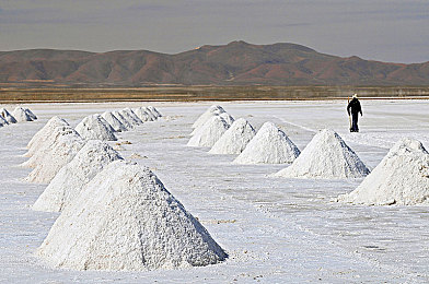 男生操美女的软件：《极速幻影》正式上线，硬核驾驶体验与极致视觉盛宴引爆竞速狂潮-2