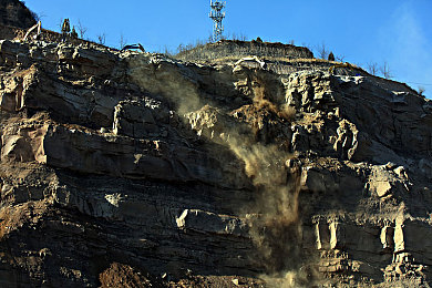 72式啪啪真人动态图:极速幻影,真人驾驭动态竞速新纪元-4