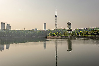 修修漫画免费漫画入口页面：极速绘影，改装赛道上的动态漫画之旅-2