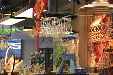 枫花恋与变态上司OL在线播放：霓虹轮印下的双生博弈，速度与生存的昼夜协奏曲-3