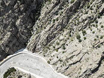 国产最新AV：风驰电掣工作室新作登顶Steam,国产竞速游戏实现视觉与物理双重突破-3