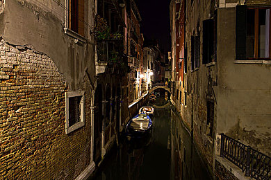 张丽大战黑人:雨夜街头对决制胜攻略,国产跑车逆袭国际车队实录-2