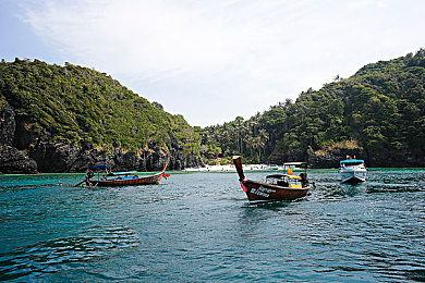 91爆料黑料成人：《极速暗影》今日上线，深挖对手档案竟成街头竞速全新战术-3