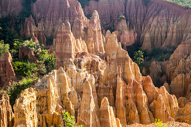 黄色软件APp3.0：霓虹都市狂飙，地下赛车传奇等你改写命运-2