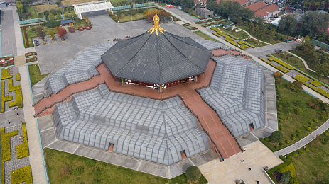 公车掀起老师裙子进入在：校园竞速新作彩蛋揭秘，硬核飘移触发趣味物理互动-3