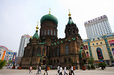 陈冠希用嘴给阿娇囗交：极速狂飙新作今日上线，双主角协同竞速引爆街头狂潮