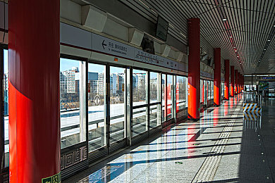 小黄人b站免费观看电视剧的特色：香蕉都市狂飙今日公测，免费竞速引爆弹幕互动新玩法-4