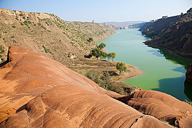 女生不穿衣服光溜溜软件：极速幻影，从零打造你的专属赛车手与梦幻座驾-3