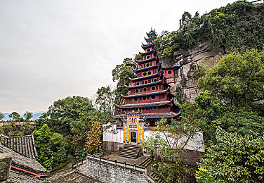 女人与公猪交配内射：《野性本能》正式上线，颠覆性驾驭系统引领竞速游戏新纪元-2