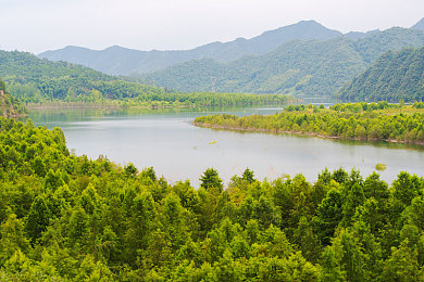 十大黄禁：征服极限赛道，挑战暴雨与发夹弯的终极驾驶艺术-2