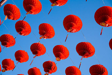 肏逼软件下载：极速狂飙赛道霸主，真实改装与动态天气带来沉浸竞速体验