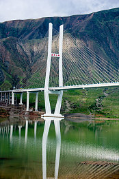 绿巨人黄：顶级肌肉车限定涂装震撼登场，狂暴性能颠覆开放世界竞速体验