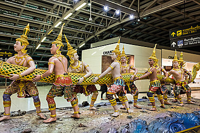 富二代成人版：《极限车神：财富狂飙》今日上线，体验顶级超跑收藏与商业竞速人生