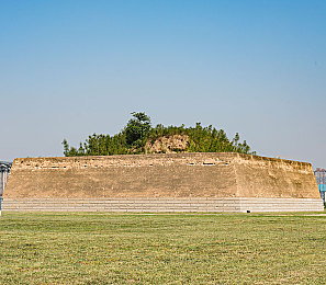 不知火舞和三个小男孩森林公园：格斗家与越野车共舞，奇幻森林赛道引爆跨界狂飙-2