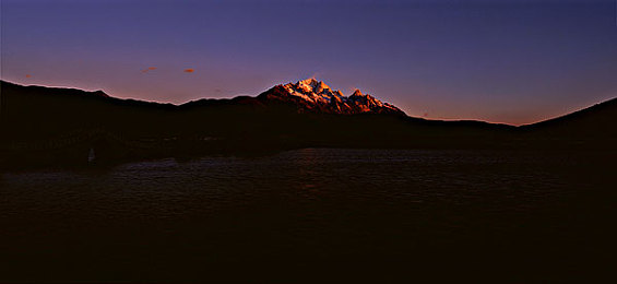 九一麻豆天美：霓虹夜幕下的极速幻想，都市轨迹中的时尚狂飙-2