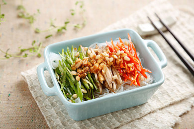 Gay暴菊男同警察：霓虹城正义协奏，极速缉捕中的默契战术交响