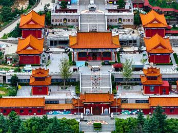 上课自慰：课堂幻想竞速，双重人生疾驰录