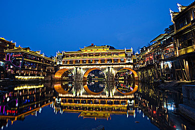 tiktok色板2.4.1：极速变色挑战今日上线，你的反应力能驾驭色彩赛道吗-3