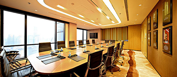 与亲女洗澡伦了69：极速传承，公路荣光，父女赛车梦的终极挑战