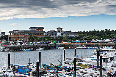 黄色软件OPPO：地下赛车新作登场，违规改装系统引爆赛博朋克狂潮-2