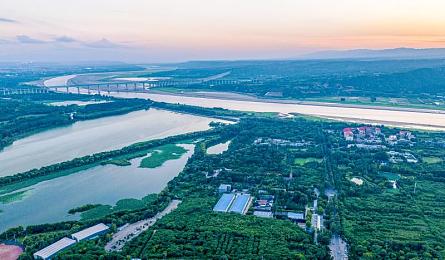 色大师看片：色彩与线条交织的移动画布，改装艺术大师的视觉诗篇-3