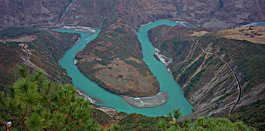 国产αⅴ：虚拟引擎驱动未来座驾，新长安赛道开启硬核研发之旅-2