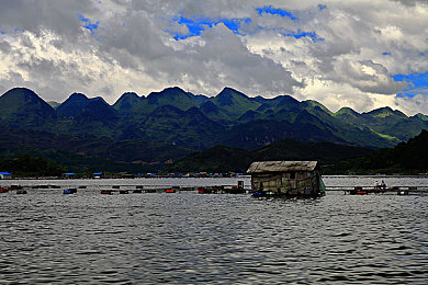 男生和女生一起搞基软件：双人协同驾驶革新竞速，极致默契挑战赛道传奇-2