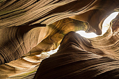 国产AV系列：中国风赛车新作上线，真实还原国产名车与标志性赛道