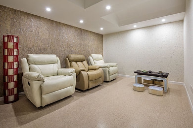 男生操女生的app：《极速狂飙：赛道掌控》今日上线，双重操控系统开启人车合一竞速新纪元-2