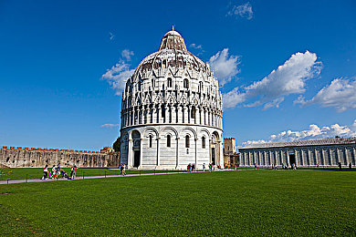 日本少妇按摩高潮：极速穿梭东京街头，以专业手法开启疗愈驾驶新体验-2