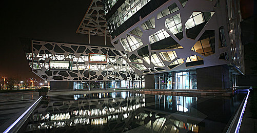 男生和女生一起差差差,APP：双人协同驾驶革新竞速游戏，差异设计引爆合作新体验-4