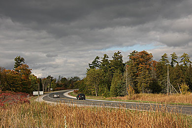 亚洲综合一区中：极限竞速地平线5，征服多元地形，体验无缝开放世界驾驶乐趣-2
