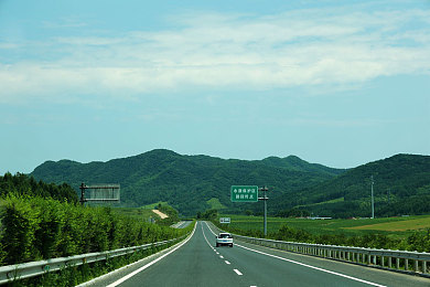 后进圆润大臀:虚拟赛车尾部曲线揭秘,空气动力学如何影响你的过弯稳定性-4
