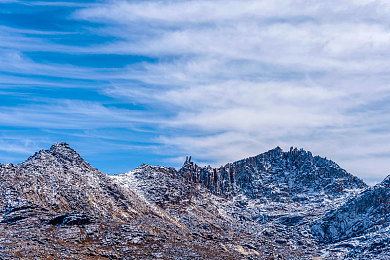 黄色软件下载每天无限3.0：街头狂飙无限改装，每日挑战刷新你的竞速传奇