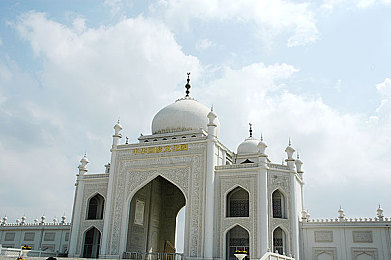 火辣福利app下载：极速狂影，赛道定制与昼夜竞驰的艺术-3