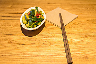 天美蜜桃麻豆精东：霓虹幻影，极速偶像的赛博纪元