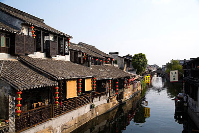 男女打扑克又痛又叫：极速牌局，赛道争锋，策略与激情的双重狂想曲