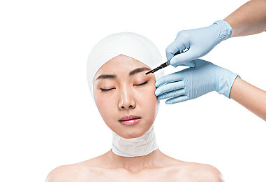 黄色软件在线观看：暖金飞驰，墨西哥暮光赛道艺术之旅-3