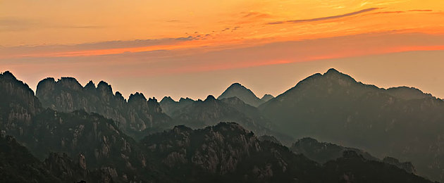 黄游OPPO：霓虹像素极速，怀旧飞车穿越时光之旅-2