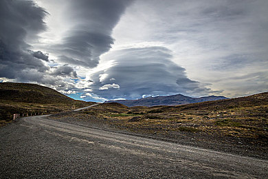 黄色3.0.3免费OPPO版破解大全免费下载：极速狂飙新版本上线，OPPO设备专项优化引爆街头竞速热潮-3