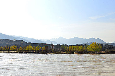 羽毛刷尿孔：极限改装王推出硬核挑战，毫米级精度决定赛道胜负-3