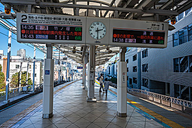 91传媒果冻传媒麻豆：极速商战，娱乐赛道上的双线狂飙传奇