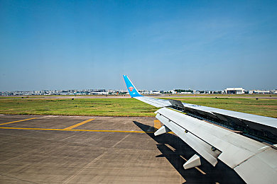 半夜两人打扑克叫疼的软件：疾速牌影，赛道上的策略交锋