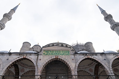 黄色的软件3.3.3：极速改装艺术，突破虚拟边界的工程革命-2