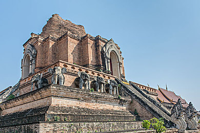 成人影片AV：街头竞速新作引爆改装狂潮，硬核驾驶体验重塑都市速度美学
