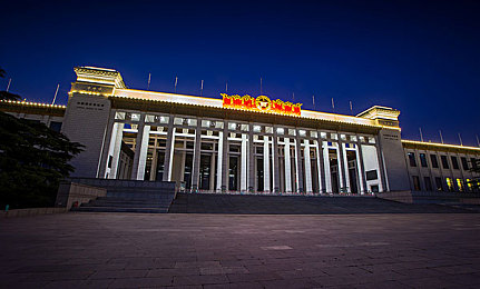 女大学生自慰：车库中的星辰，赛道上的方程式